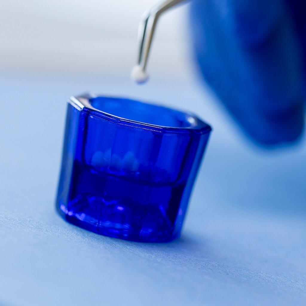 Godeuri din sticla diverse culori M+W Dental